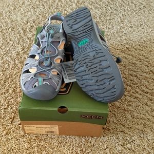 Keen sandals, women's size 9.5 new